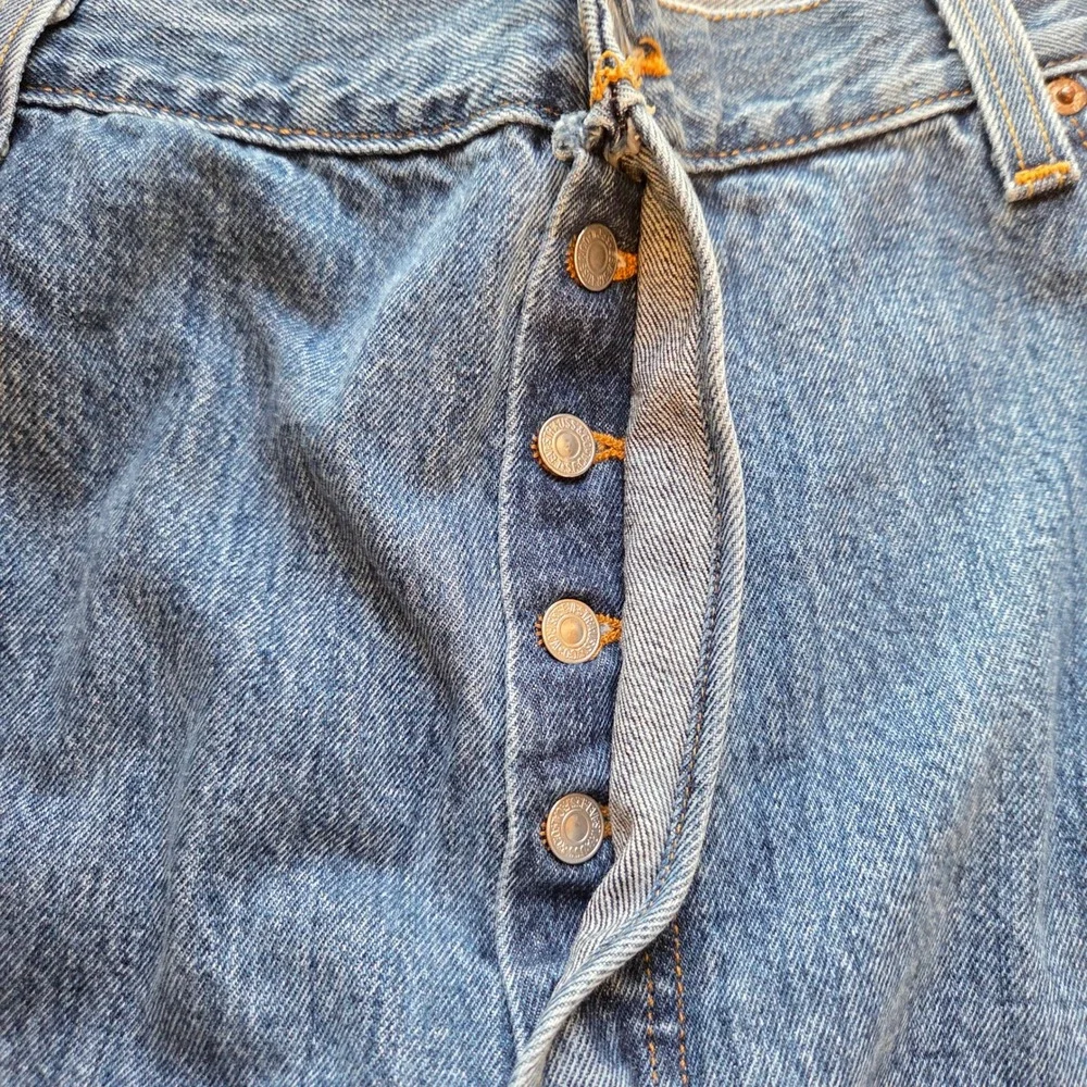 Levis 501‎ Original Straight Fit Mens Blue Jeans Medium Wash Button Fly